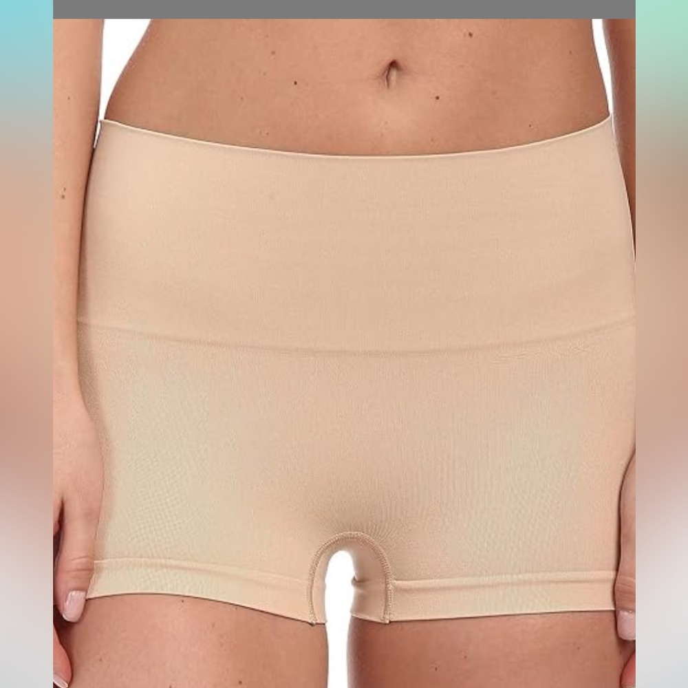 Spanx Oncore everyday shaping panties Boyshort Nude . New with tags . Large